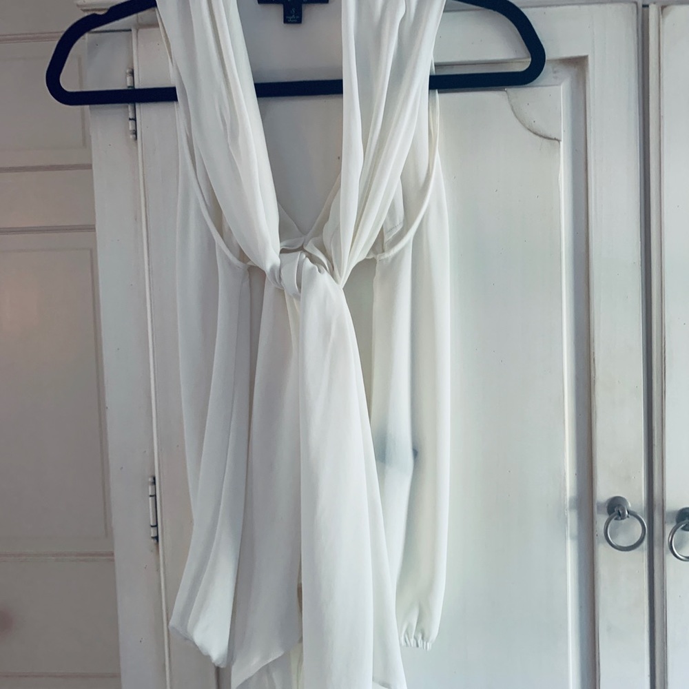 Elizabeth and James White Sleeveless Blouse Small